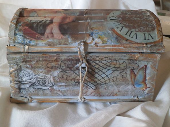 wooden box with vintage decoupage-ANASTASIA EMMANOUILIDOU